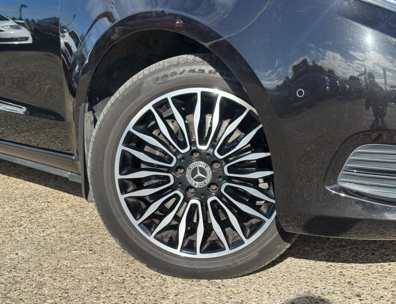 MERCEDES-BENZ V CLASS