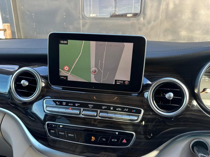 MERCEDES-BENZ V CLASS