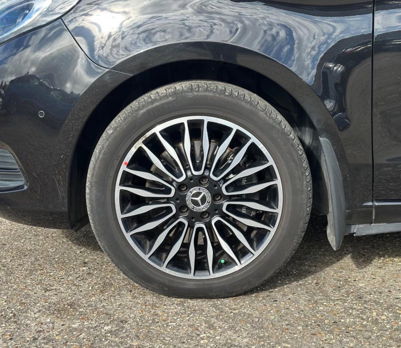 MERCEDES-BENZ V CLASS