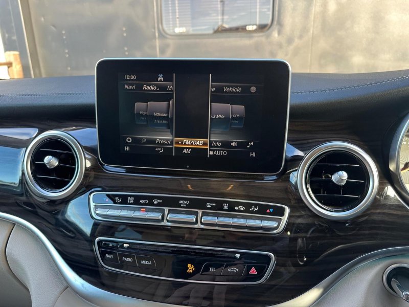 MERCEDES-BENZ V CLASS