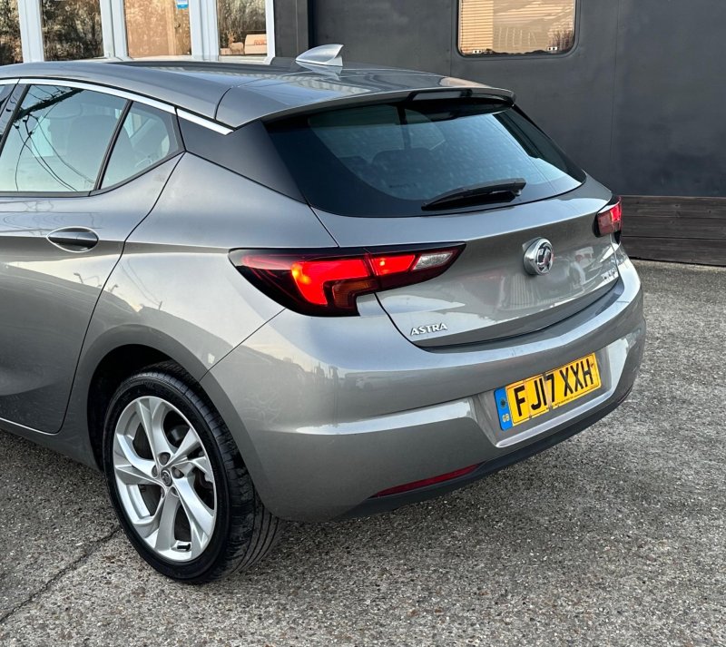 VAUXHALL ASTRA