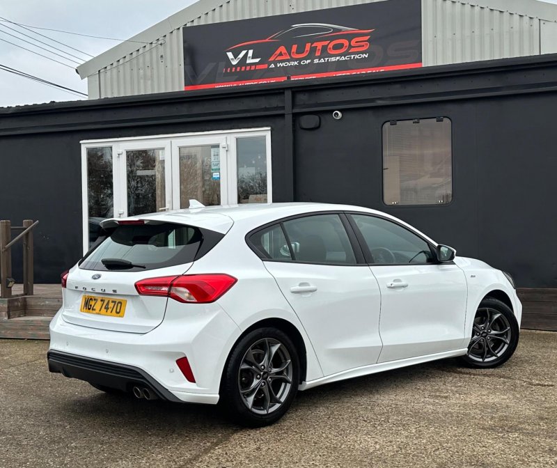 FORD FOCUS