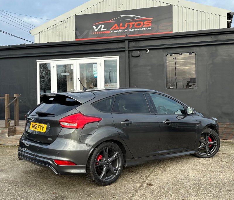 FORD FOCUS