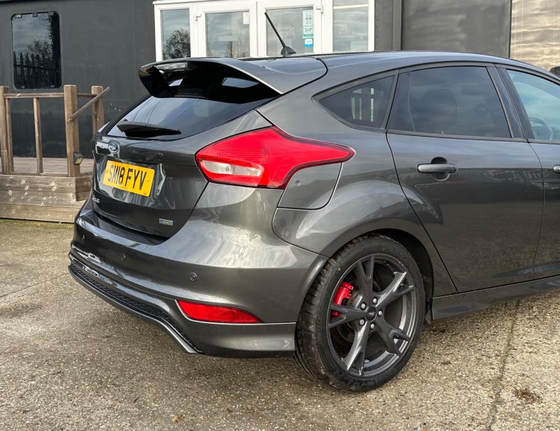 FORD FOCUS