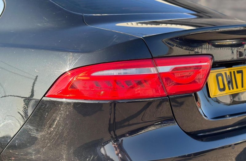 JAGUAR XE