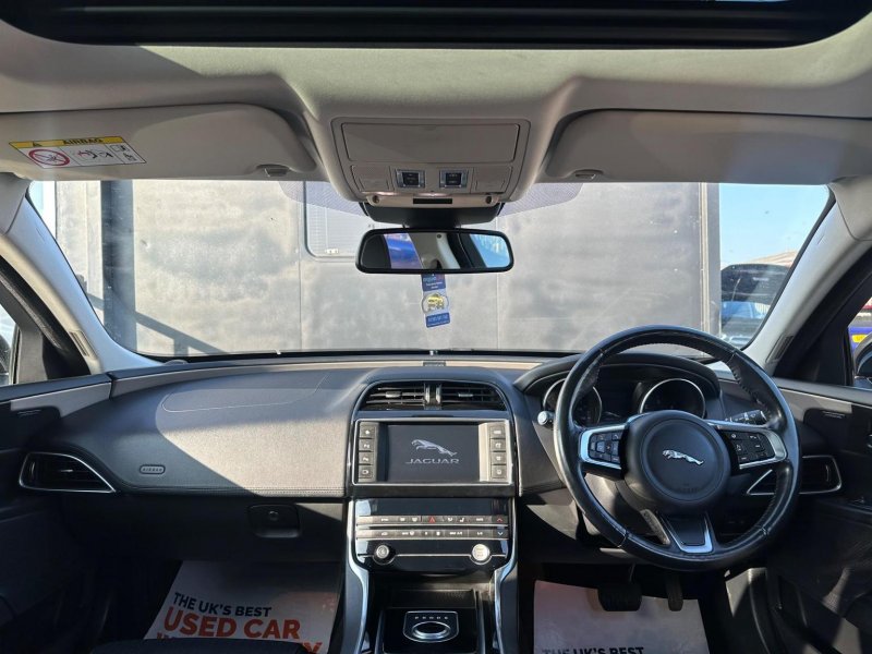 JAGUAR XE
