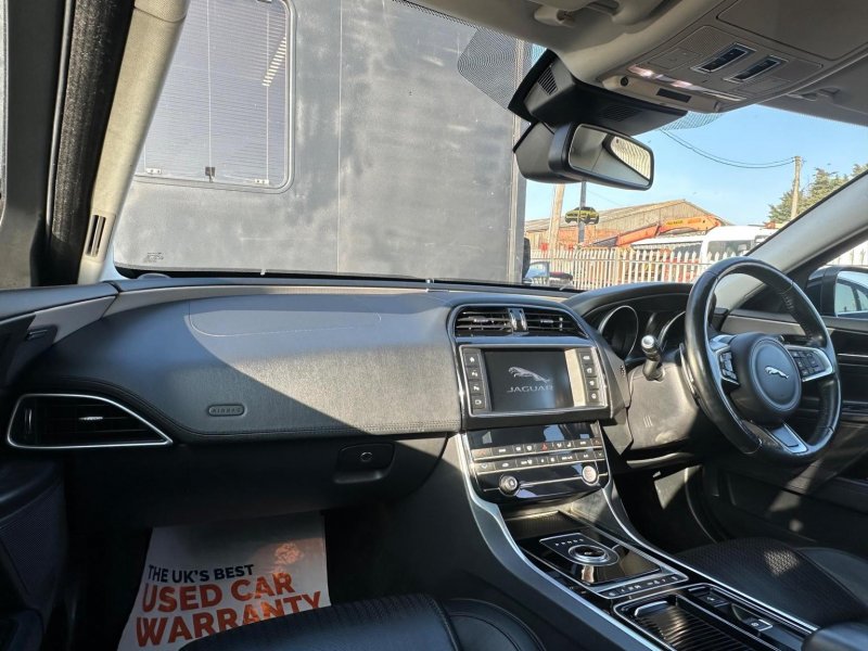 JAGUAR XE