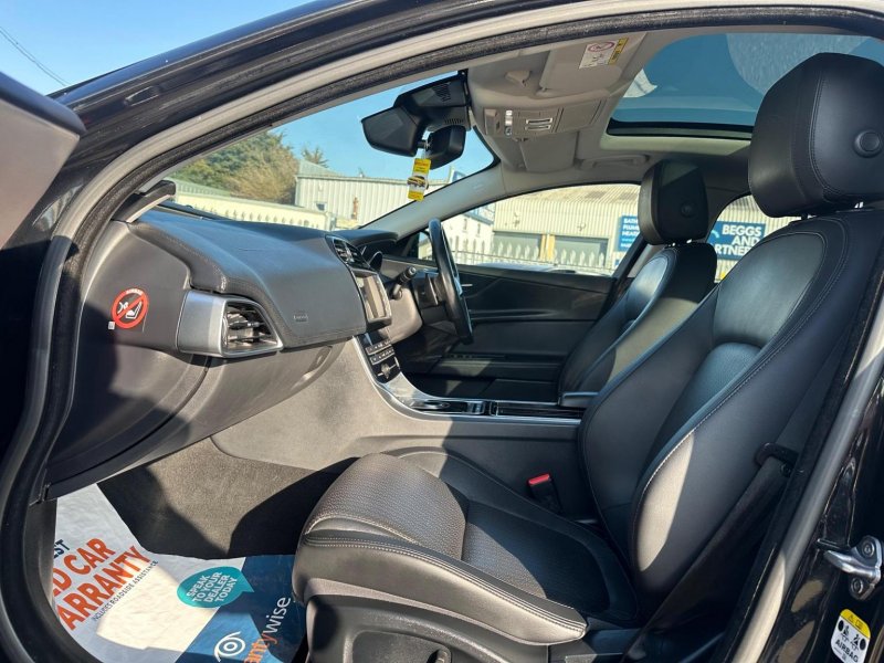 JAGUAR XE