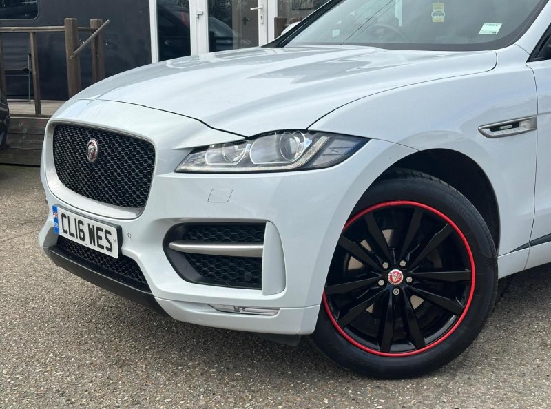 JAGUAR F-PACE