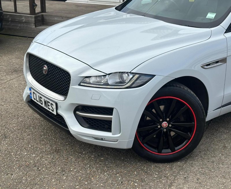 JAGUAR F-PACE