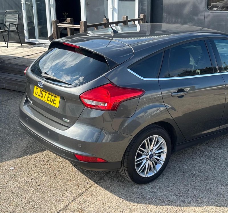FORD FOCUS