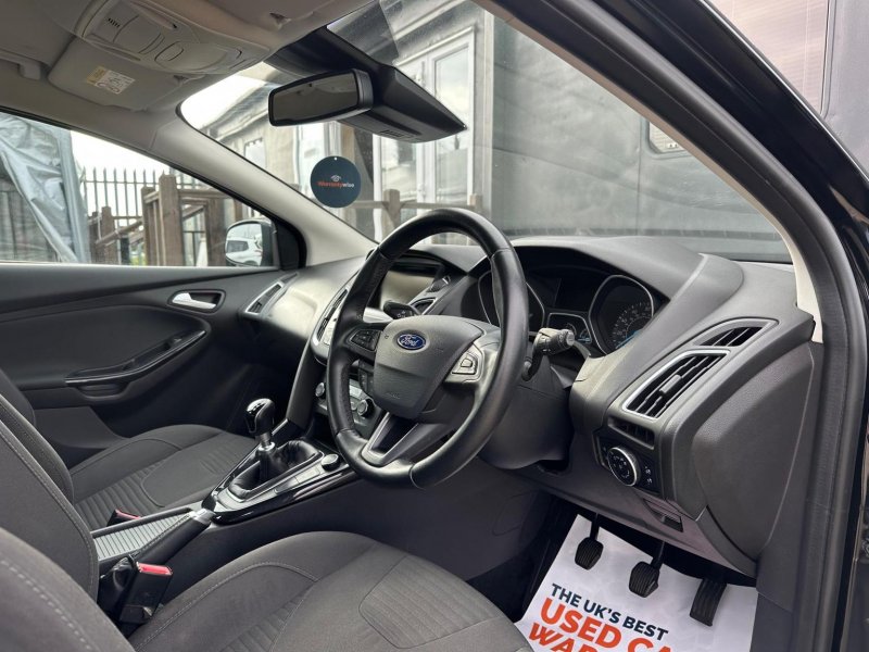 FORD FOCUS