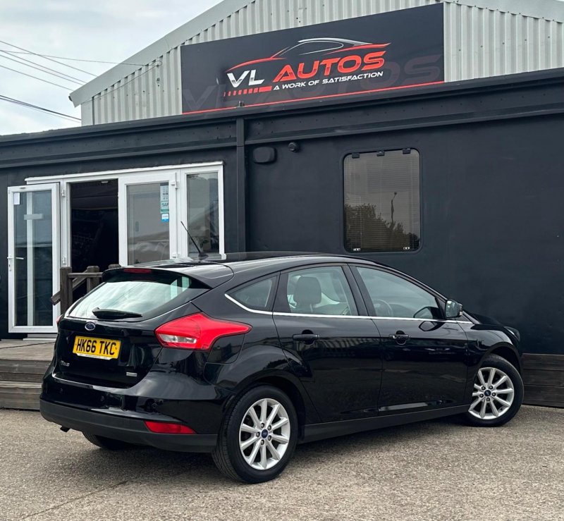 FORD FOCUS