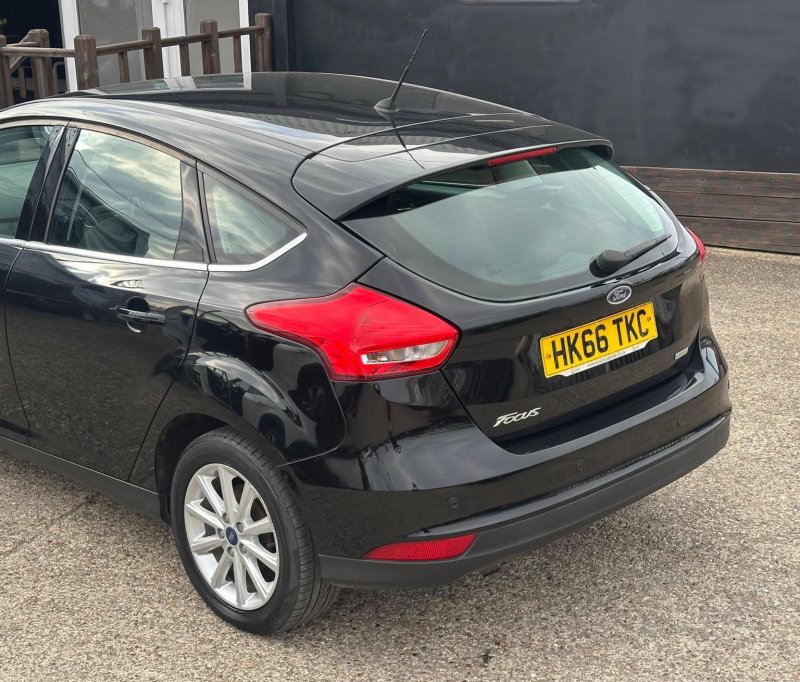 FORD FOCUS